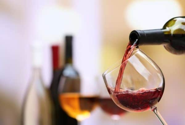 Красное вино помогает при артрозе коленного сустава