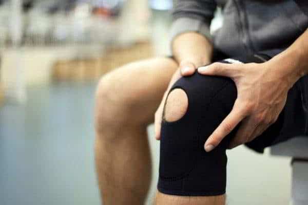 Изображение - Лигаментит коленного сустава лечение bandazh-na-koleno-600x399