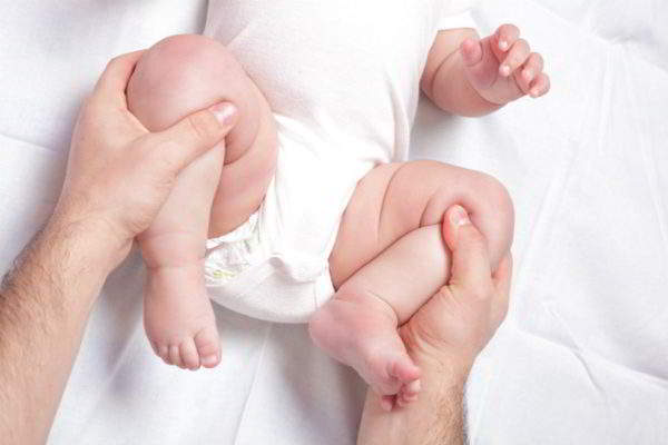 Изображение - Щелкают суставы по всему телу у ребенка hrust-v-sustavah-u-grudnichka-2-600x400